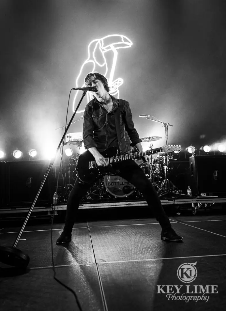 Catfish and the Bottlemen. A-frame power stance while singing with a guitar